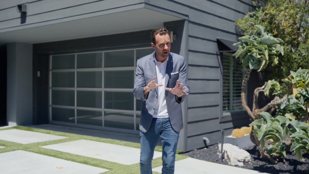 Contemporary Bayfront Estate | 748 Harbor Island Drive in Newport Beach,&nbsp;California